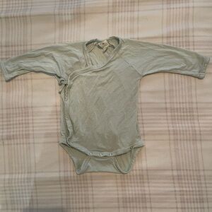 Kate Quinn 0-3 month boys wrap kimono onesie